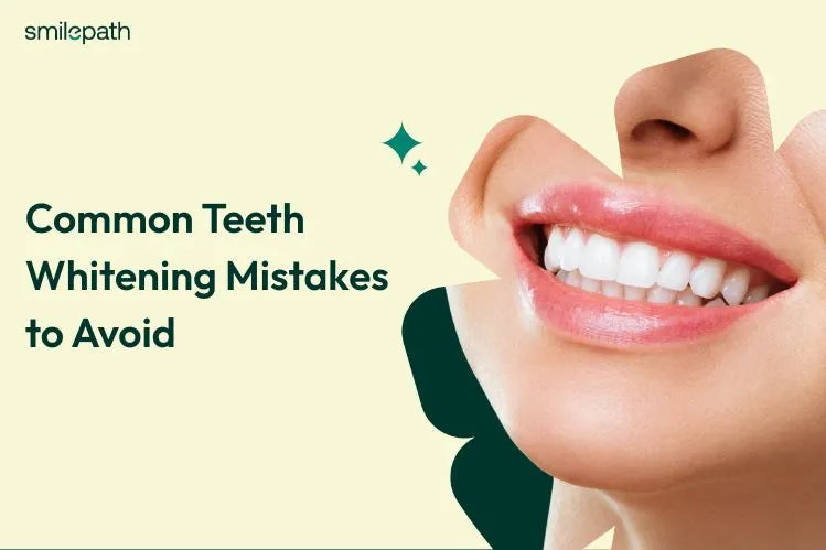 Seorang wanita menunjukkan hasil pemutihan giginya